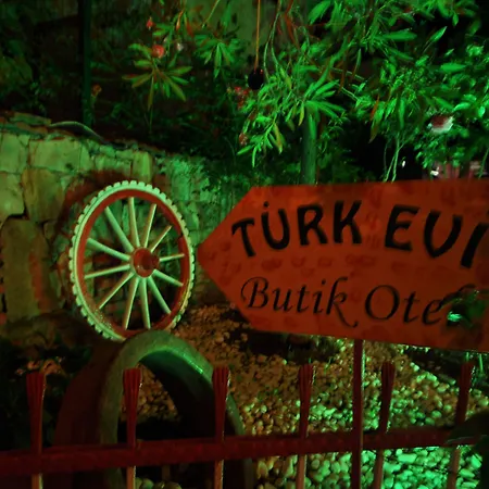 Tuerk Evi Sarimsakli