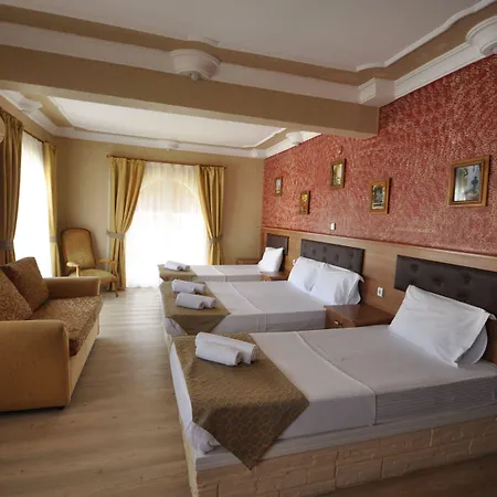 Tuerk Evi Sarimsakli