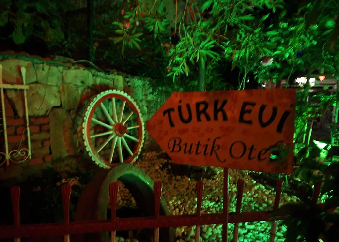 Tuerk Evi Sarimsakli